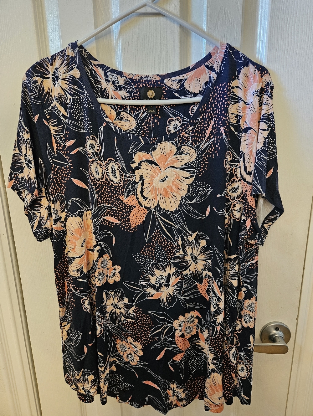 JM Collection XL Short Sleeve Tee - Navy Blue with Peach Flowers - NWT